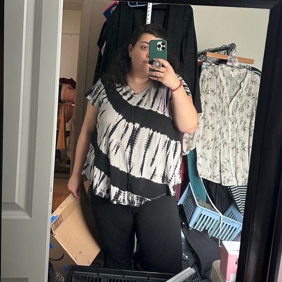 [#260] Tie-Dye Grey Shirt (Size 2X) - Picture 2 of 4